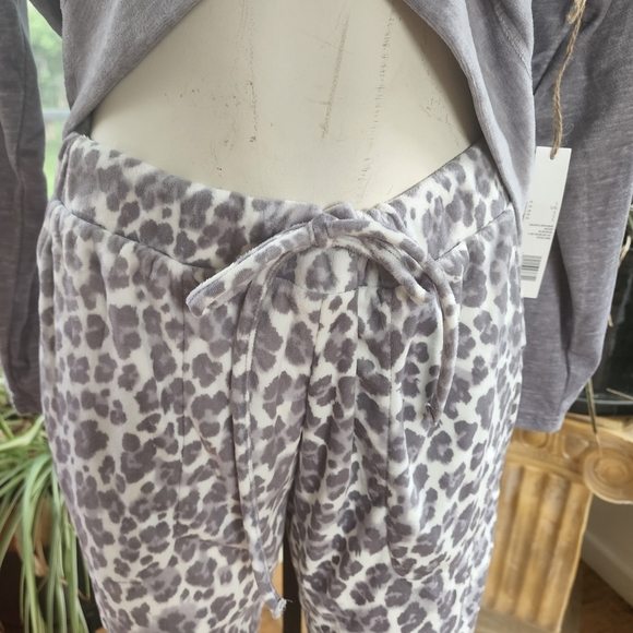 NWT Rae Dunn Flannel Gray Hooded Two Piece Set Size Large - Picture 8 of 8